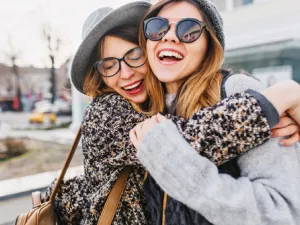 مولود برج الحوت لا يمكن أن يظل بمفرده لمدة طويلة (shutterstock.com)
