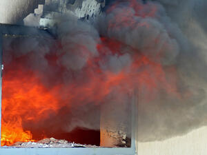 Smoke quickly engulfed the house which prevented the mother as well as neighbors from rescuing the children (Shutterstock/File)