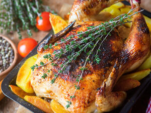 الدجاج مع البطاطس على الطريقة المتوسطية