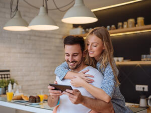 شاركي زوجك اهتماماته (shutterstock.com)
 شاركي زوجك اهتماماته (shutterstock.com)