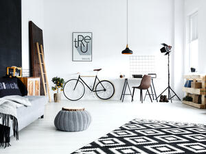 إضافة اللونين الأبيض والأسود على ديكور المنزل له سحر خاص  (shutterstock.com) إضافة اللونين الأبيض والأسود على ديكور المنزل له سحر خاص  (shutterstock.com)