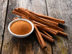 القرفة الصينية تحتوي على نسبة عالية جدًا من مركب الكومارين (shutterstock.com)
