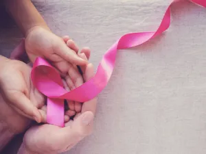 مرض سرطان الثدي من الأمراض الخطيرة التي تصاب بها العديد من السيدات  (shutterstock.com)
