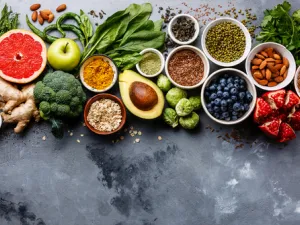 هناك وجبات عدّة تعيد النشاط إلى جسم الانسان دون أن تؤدي الى ارتفاع في سكر الدم (shutterstock.com)

