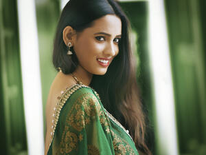 نقدم لكِ وصفتين من أسرار الجمال الهندي للمحافظة على شعرك لامعًا وجذابًا. (shutterstock.com)
