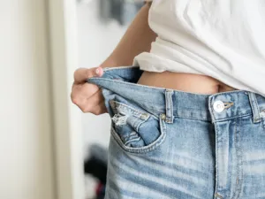 بعد خسارة الوزن تزداد قوة ذاكرتك، وتتحسن صحة العيون وخاصة القرنية (shutterstock.com)
