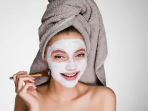 أجمع المتخصصون على أهمية النشا والزبادي للحصول على بشرة نضرة  (shutterstock.com)
