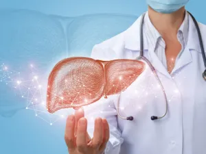 تقتضي حماية الكبد من الأمراض الابتعاد عن الأطعمة مطبوخة في المطاعم (shutterstock.com)
