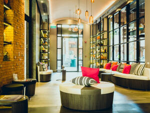 تتسم موضة ورق الحائط في 2018 بالتنوع والجاذبية (shutterstock.com)
 تتسم موضة ورق الحائط في 2018 بالتنوع والجاذبية (shutterstock.com)