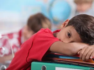 وجبة الافطار تساعد الدماغ على توفير احتياجاته من المواد الغذائية (shutterstock.com)
