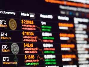 Saudi Arabia and UAE embrace blockchain despite a crash in coin prices. (Shutterstock)