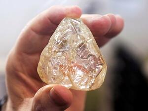 The egg-sized, 709-carat diamond is one of the largest ever discovered in Sierra Leone. (Reuters)