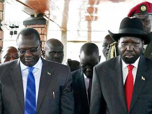 سلفا كير ورياك مشار يوقعان اتفاقا لتقاسم السلطة في جنوب السودان
