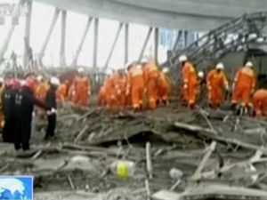 مقتل أكثر من 40 شخصا في حادث انهيار منصة بناء في وسط الصين