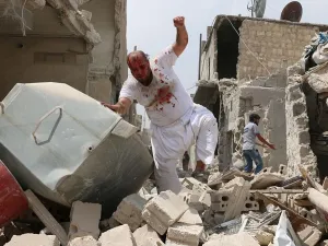 سوريا: 106 مدنياً ضحايا 72 ساعة من القصف الجوي على حلب
