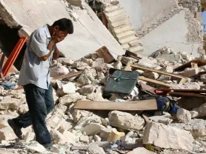 الجيش السوري يحذر مقاتلي المعارضة وعائلاتهم من البقاء في شرق حلب
