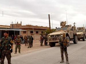 مسلحون اكراد في شرق الفرات
