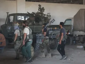 الثوار استعادوا عددا من النقاط الاستراتيجية بعد قليل من بدء المعركة 