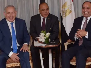 انتقد السيسي لجلسته مع نتنياهو 
