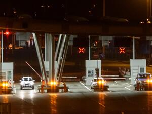 Cars pass through the Obrezje border crossing point on border between Slovenia and Croatia on March 9, 2016 in Obrezje, Slovenia. (AFP/Jure Makovec)