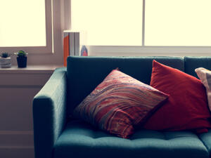 وسادة صغيرة للكنب   وسادة صغيرة للكنب