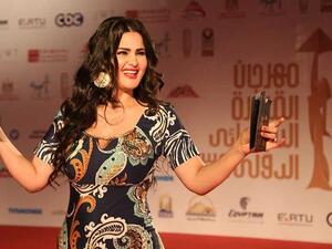 الراقصة المثيرة للجدل سما المصري