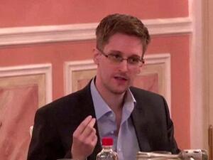 موظف الاستخبارات الأمريكي السابق إدوارد سنودن