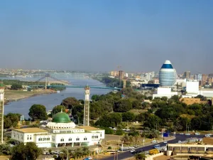 مسؤول: تم سحب عشرين مليار متر مكعب من المياه الموجودة ببحيرة ناصر للتغلب على أزمة نقص المياه
