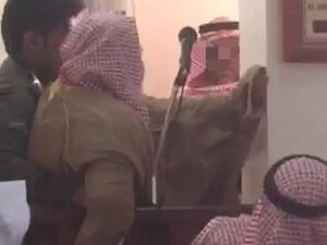 "الشؤون الإسلامية" قالت إن الخطيب المسن يعاني من مرض نفسي 
