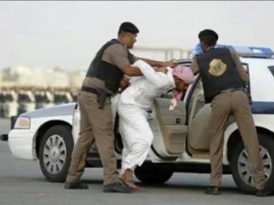 السعودية تعلن اعتقال داعشي قتل عسكريا في تبوك