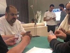 جدل بعد لعب أميرين سعوديين ومطرب شهير "البلوت" 