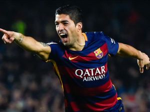 سواريز يحتفل بهدفه