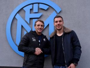 بودولسكي وروبرتو مانشيني مدرب إنتر