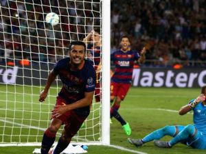 بيدرو يحتفل بهدفه