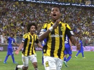 بوسبعان يحتفل بهدفه