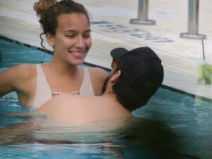 سكوت ديسيك مع حسناء