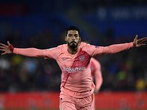 سواريز يحتفل بهدفه