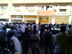  الشرطة اعتقلت عددا من الناشطين والصحفيين