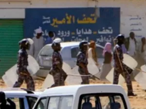 عناصر من الشرطة السودانية