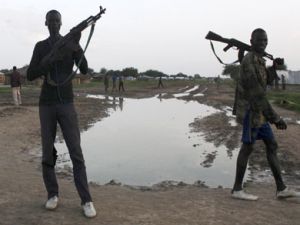 تشهد دولة جنوب السودان، منذ 2013 مواجهات دموية بين القوات الحكومية ومسلحين مناوئين لها 