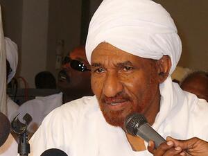 زعيم حزب الأمة المعارض في السودان الصادق المهدي