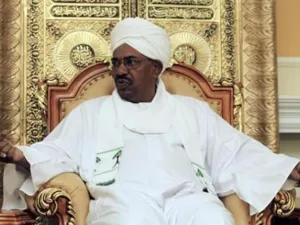 البشير يعد بمساعدة الجنوب