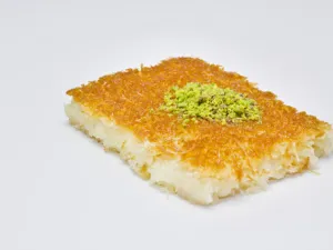 الكنافة بالكريمة