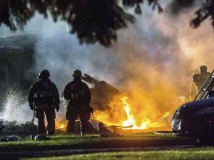 مقتل 4 أشخاص جراء تحطم طائرة