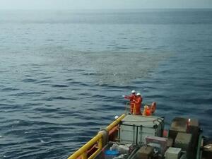 انتشال 24 جثة لضحايا الطائرة الإندونيسية المنكوبة
