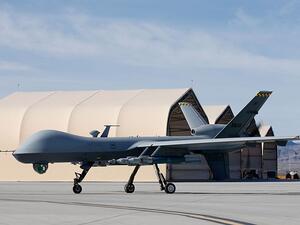 قناة المنار: طائرة تجسس أطلقت صاروخا موجها على الطائرة التي سقطت ما أدى إلى تدميرها 
