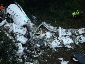 طائرة فريق كرة القدم البرازيلي تحطمت في كولومبيا بسبب نفاد الوقود