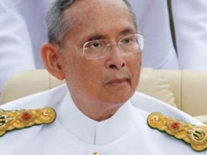 ولي العهد سيخلف والده ملك تايلاند و الحداد لمدة عام
