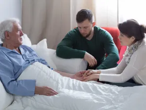 من أعراض مرض عضال حدوث تغييرات في الصدر
