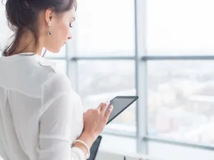 اعمل في مهنة تحبها وتستحق إفناء شبابك من أجلها